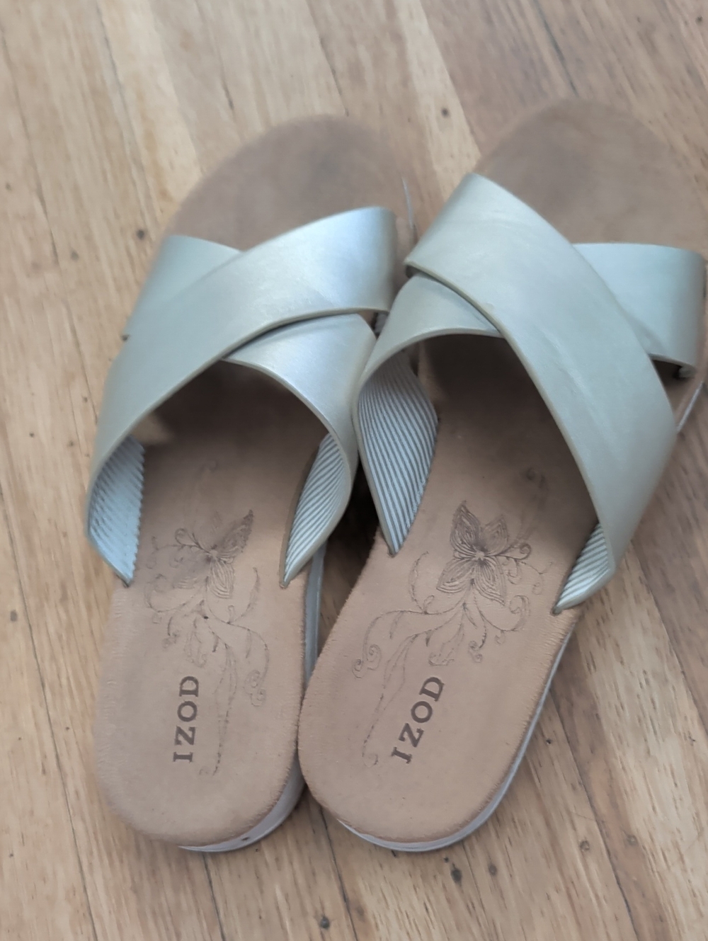 Izod Women's Crisscross Slide Sandals in Light Taupe